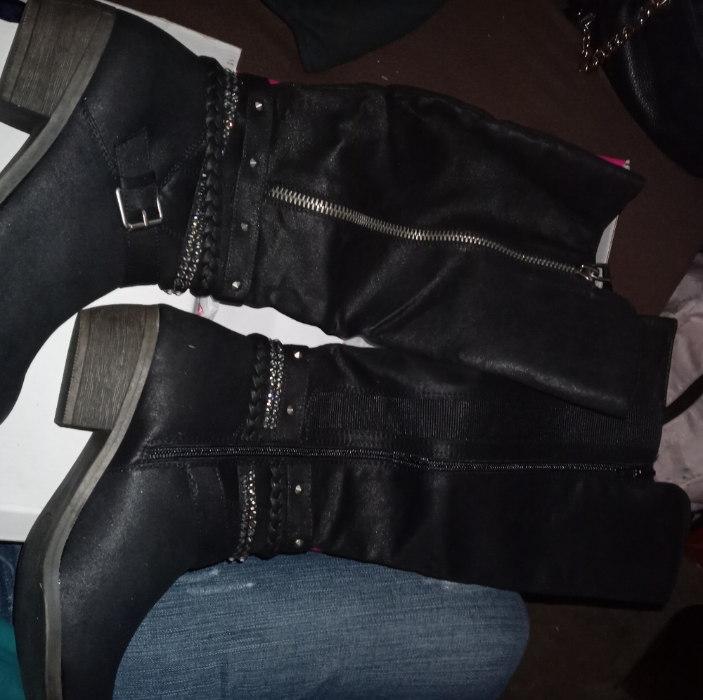 Brand new black boots
